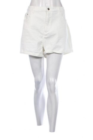 Γυναικείο κοντό παντελόνι Fashion nova, Μέγεθος XXL, Χρώμα Εκρού, Τιμή 8,81 €