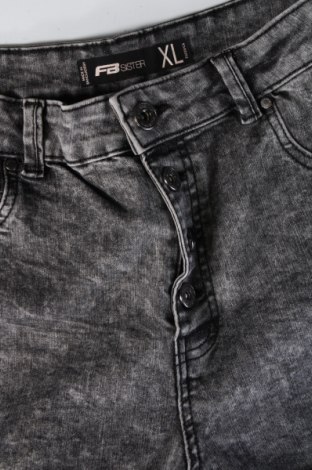 Damen Shorts Fb Sister, Größe XL, Farbe Grau, Preis 10,00 €
