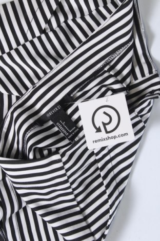 Damen Shorts Forever 21, Größe S, Farbe Mehrfarbig, Preis 3,90 €