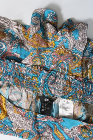 Дамски къс панталон H&M, Размер XS, Цвят Многоцветен, Цена 19,00 лв.