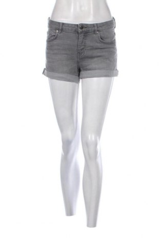 Pantaloni scurți de femei H&M, Mărime S, Culoare Gri, Preț 28,13 Lei