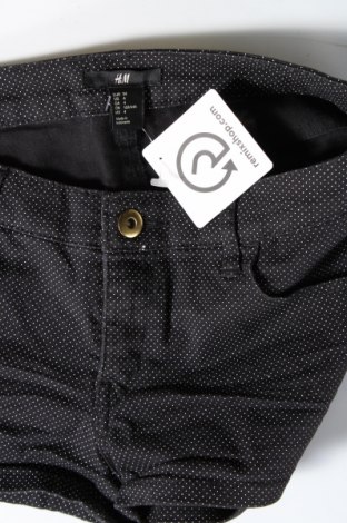 Дамски къс панталон H&M, Размер S, Цвят Черен, Цена 4,75 лв.