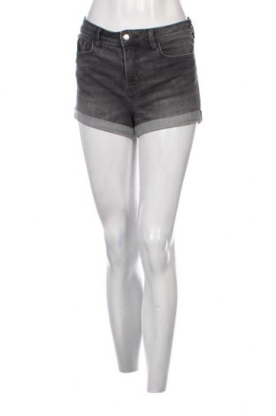 Pantaloni scurți de femei H&M, Mărime S, Culoare Gri, Preț 62,50 Lei
