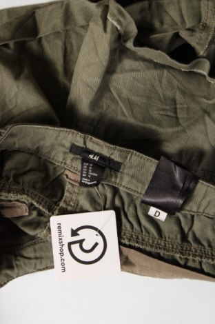 Дамски къс панталон H&M, Размер XL, Цвят Зелен, Цена 9,88 лв.