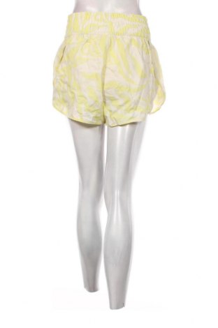 Pantaloni scurți de femei H&M, Mărime S, Culoare Multicolor, Preț 23,13 Lei