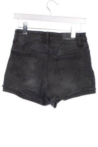 Pantaloni scurți de femei Kendall & Kylie, Mărime M, Culoare Gri, Preț 148,03 Lei