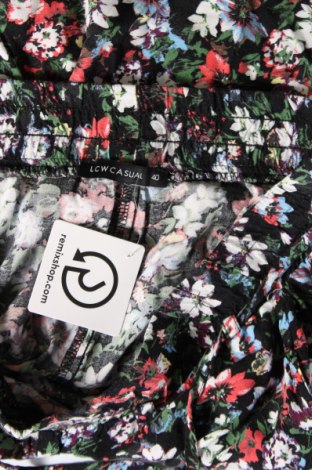 Pantaloni scurți de femei LCW, Mărime M, Culoare Multicolor, Preț 26,17 Lei