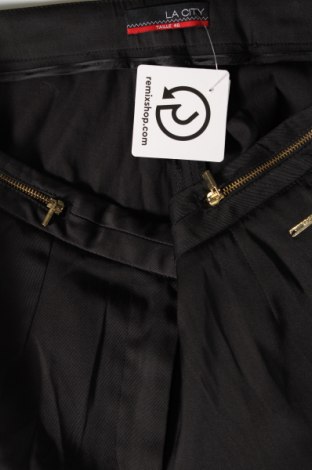 Γυναικείο κοντό παντελόνι La City, Μέγεθος M, Χρώμα Μαύρο, Τιμή 11,75 €