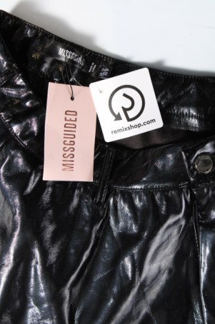 Γυναικείο κοντό παντελόνι Missguided, Μέγεθος M, Χρώμα Μαύρο, Τιμή 8,63 €