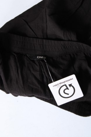 Γυναικείο κοντό παντελόνι ONLY, Μέγεθος M, Χρώμα Μαύρο, Τιμή 2,47 €