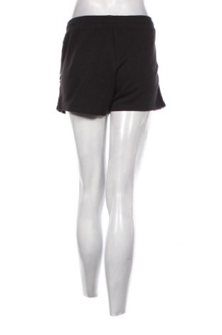 Γυναικείο κοντό παντελόνι PUMA, Μέγεθος XL, Χρώμα Μαύρο, Τιμή 8,35 €