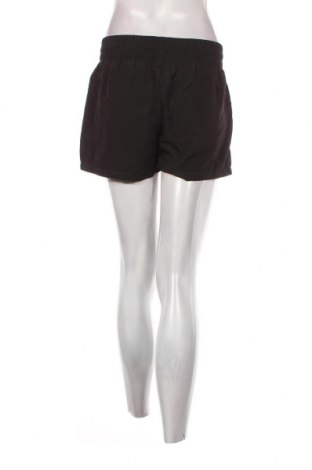 Γυναικείο κοντό παντελόνι PUMA, Μέγεθος M, Χρώμα Μαύρο, Τιμή 21,03 €