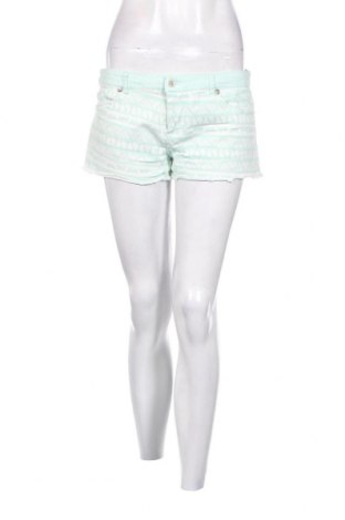 Γυναικείο κοντό παντελόνι Pull&Bear, Μέγεθος M, Χρώμα Πράσινο, Τιμή 5,58 €