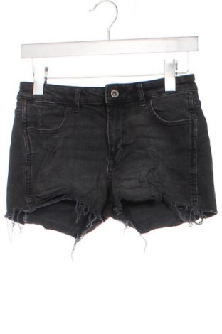 Дамски къс панталон Pull&Bear, Размер S, Цвят Сив, Цена 19,00 лв.