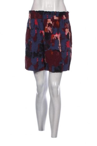 Damen Shorts Q/S by S.Oliver, Größe L, Farbe Mehrfarbig, Preis 17,00 €