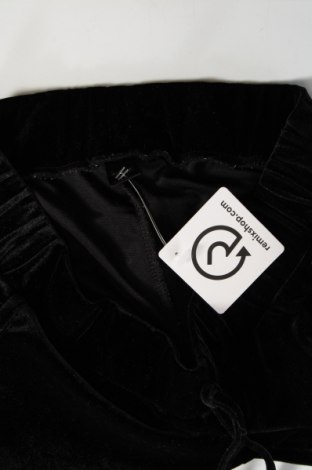 Γυναικείο κοντό παντελόνι SHEIN, Μέγεθος M, Χρώμα Μαύρο, Τιμή 2,94 €