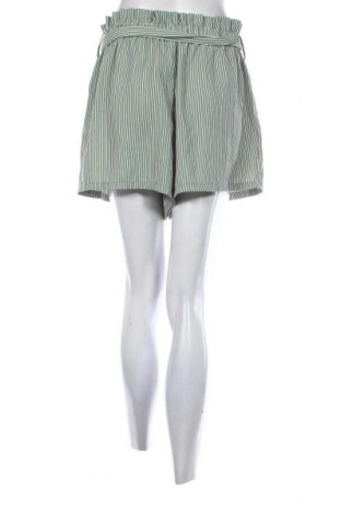 Дамски къс панталон SHEIN, Размер L, Цвят Зелен, Цена 19,00 лв.