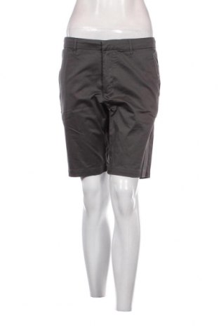 Дамски къс панталон Samsoe & Samsoe, Размер S, Цвят Сив, Цена 26,40 лв.