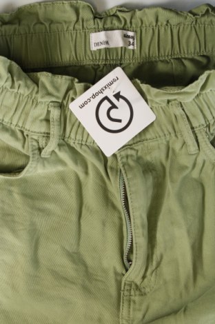 Дамски къс панталон Sinsay, Размер XS, Цвят Зелен, Цена 10,83 лв.