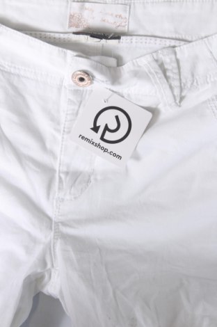 Pantaloni scurți de femei Street One, Mărime M, Culoare Alb, Preț 46,83 Lei