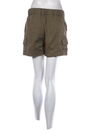 Pantaloni scurți de femei Tally Weijl, Mărime M, Culoare Verde, Preț 48,47 Lei