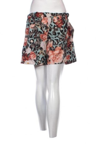 Дамски къс панталон Terra di Siena, Размер M, Цвят Многоцветен, Цена 34,00 лв.