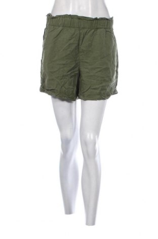 Дамски къс панталон Tom Tailor, Размер S, Цвят Зелен, Цена 13,60 лв.