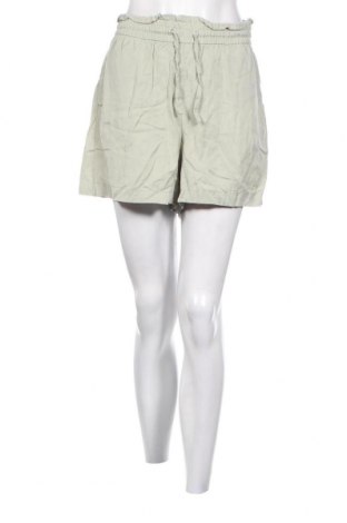 Γυναικείο κοντό παντελόνι Vero Moda, Μέγεθος M, Χρώμα Πράσινο, Τιμή 5,57 €
