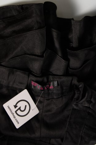 Γυναικείο κοντό παντελόνι YUKO, Μέγεθος L, Χρώμα Μαύρο, Τιμή 9,67 €