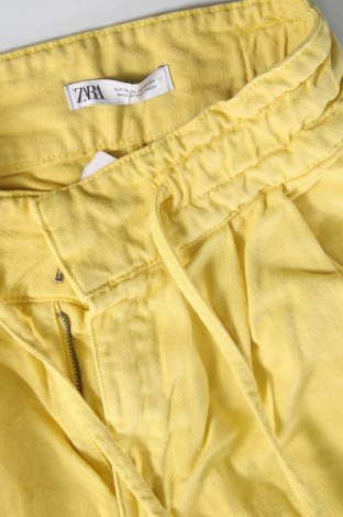Pantaloni scurți de femei Zara, Mărime XS, Culoare Galben, Preț 51,02 Lei