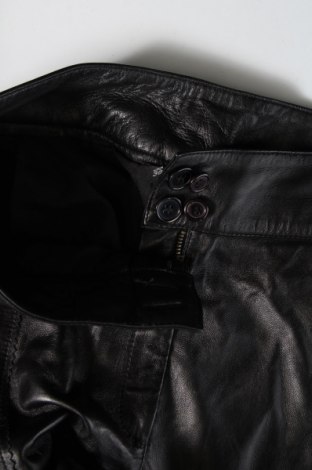 Дамски кожен панталон, Размер M, Цвят Черен, Цена 54,57 лв.