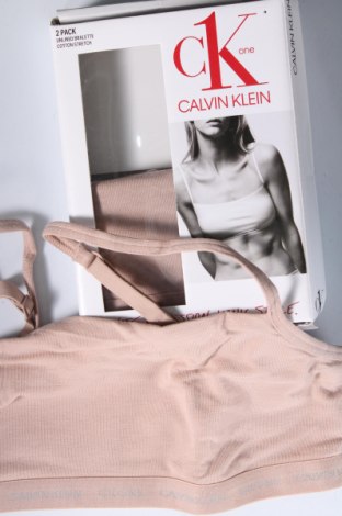 Дамски комплект Calvin Klein, Размер S, Цвят Бежов, Цена 139,00 лв.