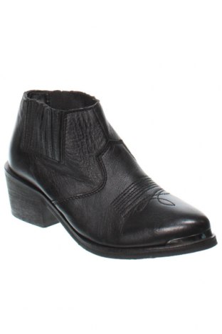 Damenschuhe Stradivarius, Größe 38, Farbe Schwarz, Preis 30,33 €