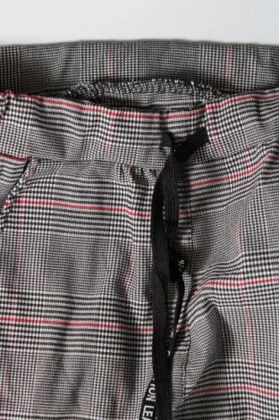 Pantaloni de femei, Mărime S, Culoare Multicolor, Preț 35,69 Lei