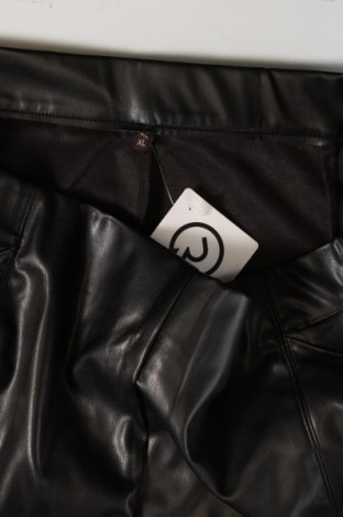 Γυναικείο παντελόνι, Μέγεθος XL, Χρώμα Μαύρο, Τιμή 7,18 €
