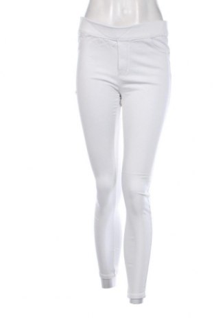 Дамски панталон Amisu, Размер M, Цвят Бял, Цена 17,60 лв.