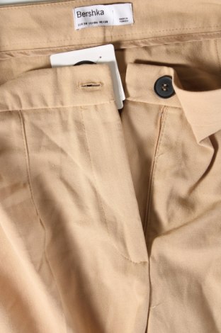 Damenhose Bershka, Größe M, Farbe Beige, Preis € 20,49