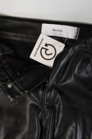 Pantaloni de femei Bershka, Mărime S, Culoare Negru, Preț 95,39 Lei