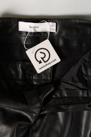 Damenhose Bershka, Größe S, Farbe Schwarz, Preis 5,05 €