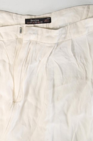 Damenhose Bershka, Größe XS, Farbe Weiß, Preis 10,30 €