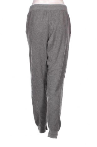 Дамски панталон Esprit, Размер M, Цвят Сив, Цена 8,20 лв.