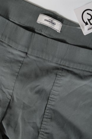 Дамски панталон Essentials by Tchibo, Размер XL, Цвят Зелен, Цена 13,05 лв.