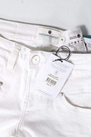 Pantaloni de femei Freeman T. Porter, Mărime M, Culoare Alb, Preț 205,26 Lei