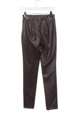 Pantaloni de femei Guess, Mărime XS, Culoare Maro, Preț 282,90 Lei
