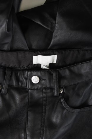 Pantaloni de femei H&M, Mărime XS, Culoare Negru, Preț 31,48 Lei