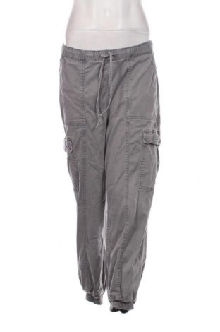 Дамски панталон Hollister, Размер S, Цвят Сив, Цена 8,20 лв.