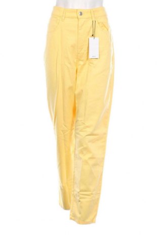 Дамски панталон Mango, Размер M, Цвят Жълт, Цена 77,00 лв.