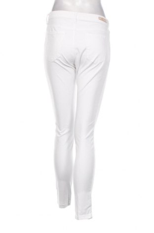 Дамски панталон Max&Co., Размер M, Цвят Бял, Цена 62,64 лв.