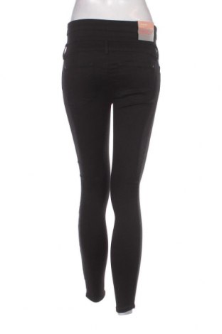 Pantaloni de femei ONLY, Mărime M, Culoare Negru, Preț 73,42 Lei