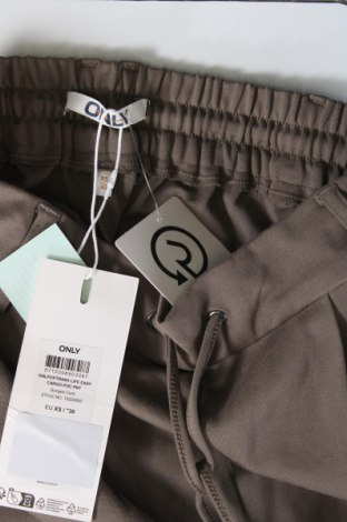 Дамски панталон ONLY, Размер XS, Цвят Бежов, Цена 16,12 лв.